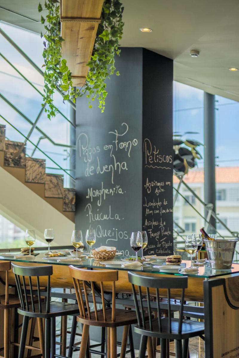 Um restaurante ou outro lugar para comer em The Lince Azores