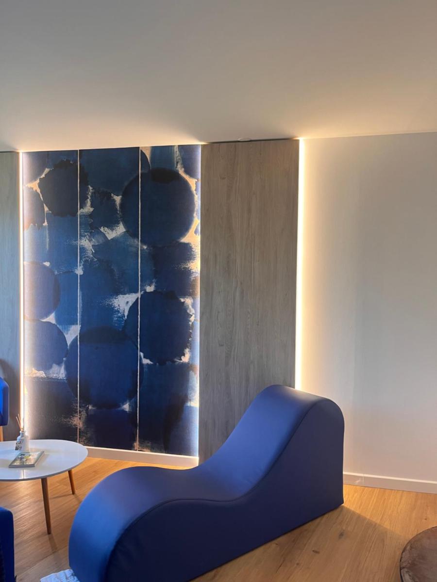 Coin salon dans l'établissement Logis Hôtel & Spa Déjeunez Sous L'Arbre