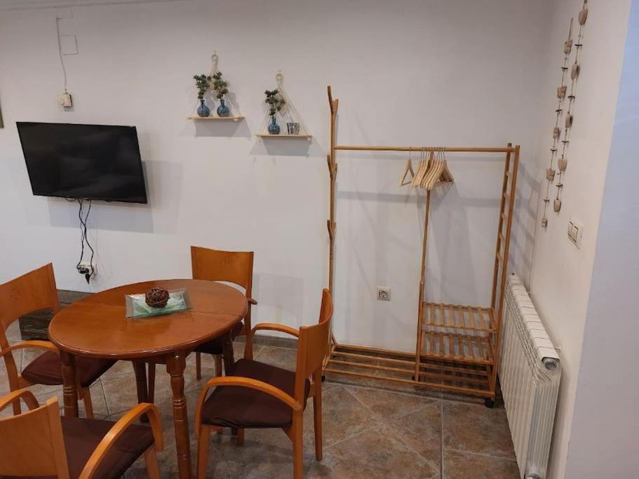Suitetrails - La Buhardilla. Aparcamiento exterior privado