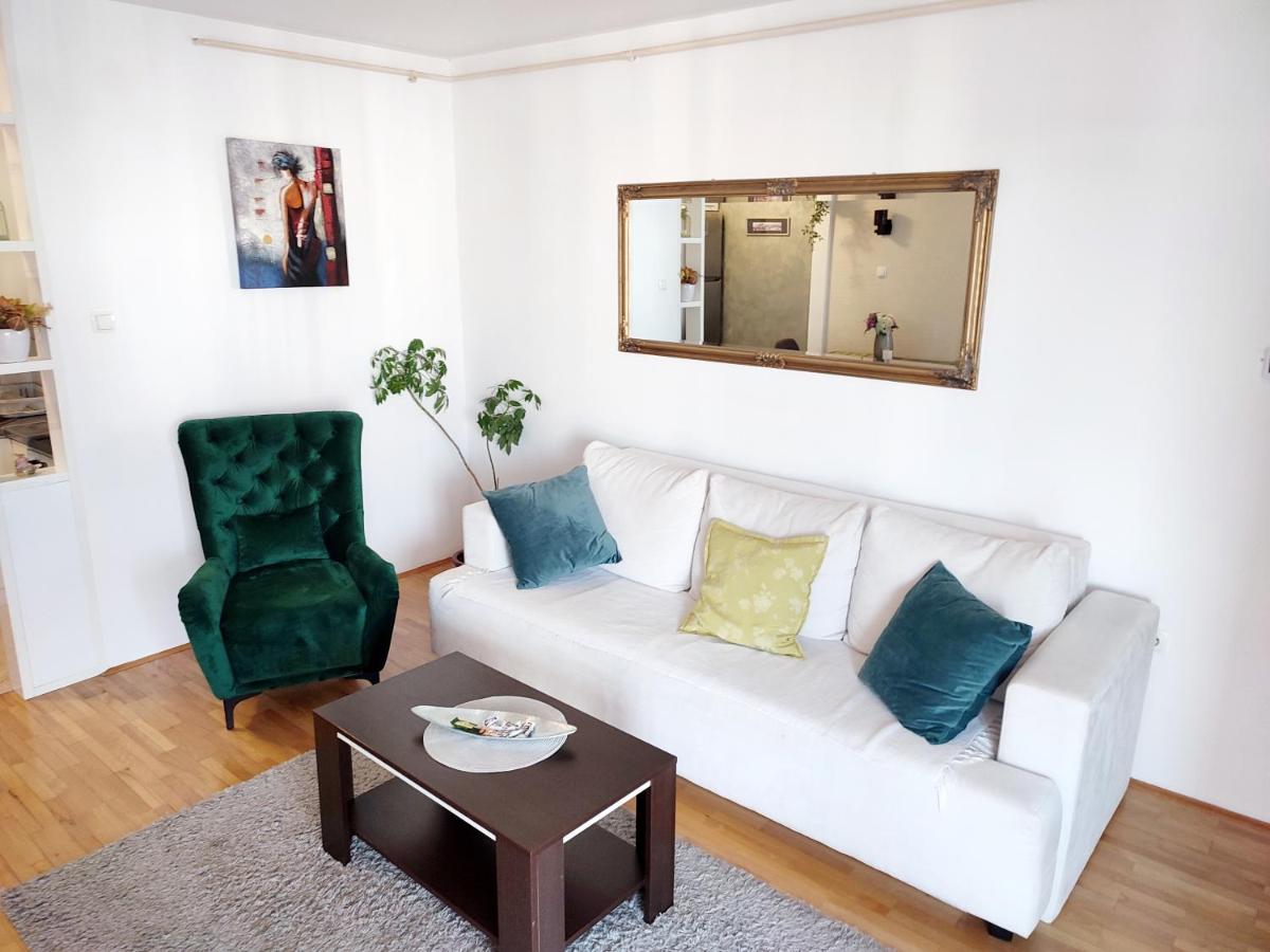 Stan na dan Senso Lukavica - Housity