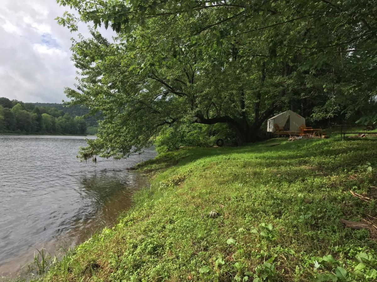 Tentrr - Adams River Run - Housity
