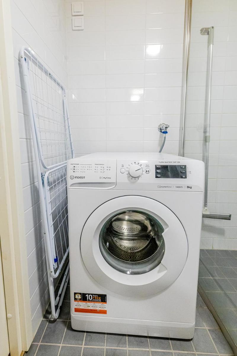 Suitetrails - SleepWell Apartments Niittykumpu 12 - Metro, 15 min from Helsinki City