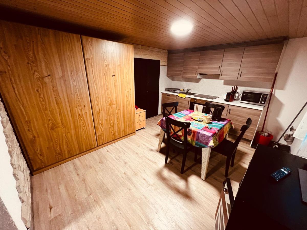 Deux pièces familal avec terrasse extérieur - Housity