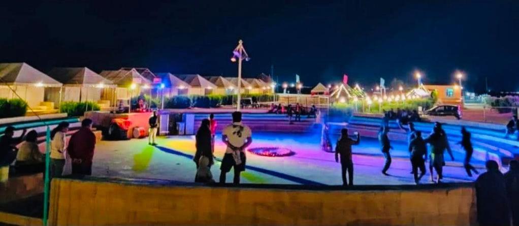 Best Desert Camp In Jaisalmer Red Velvet - Housity