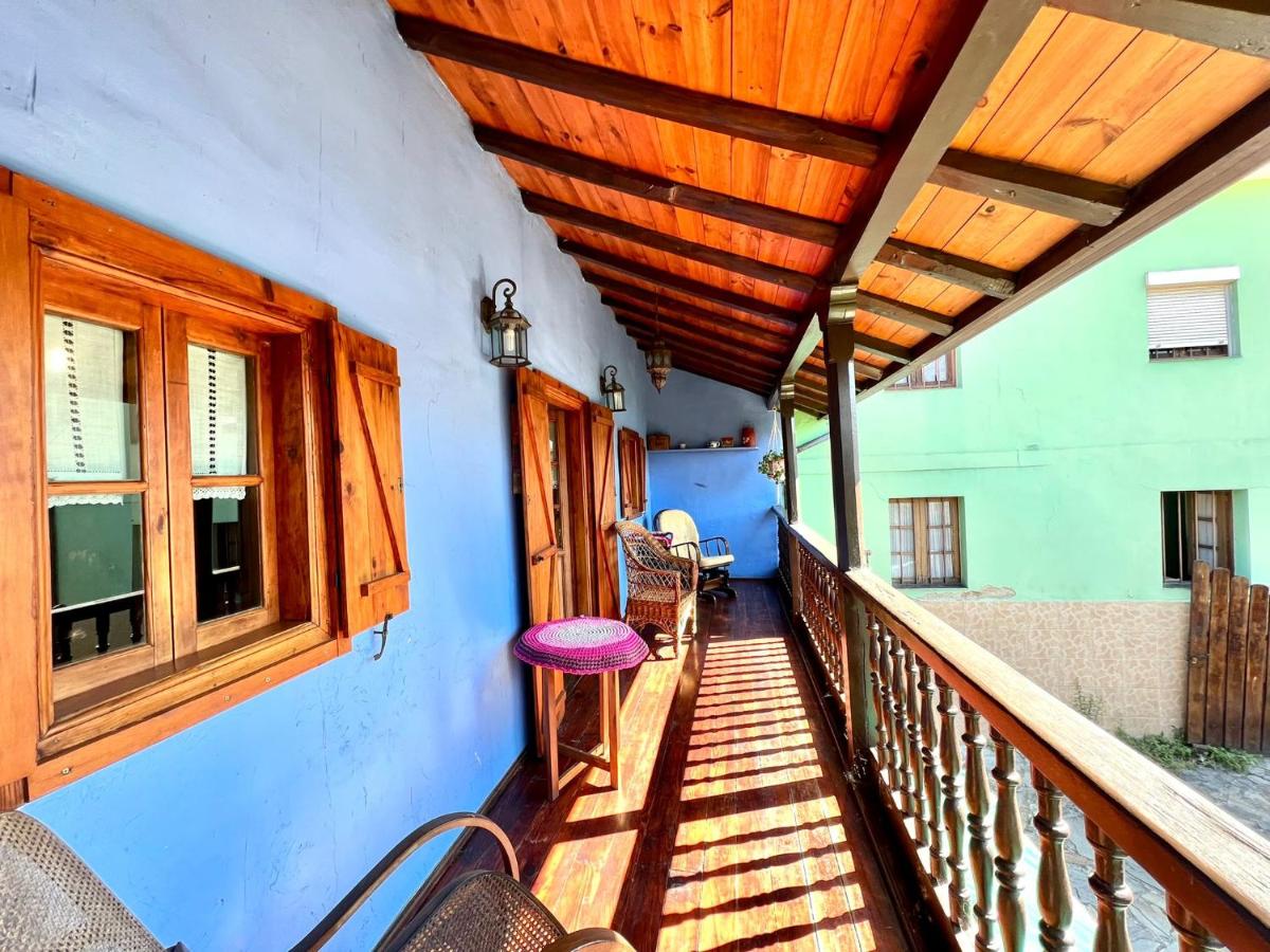 Casa con 2 dormitorios, chimenea, jardin y vista a la montaña - Housity