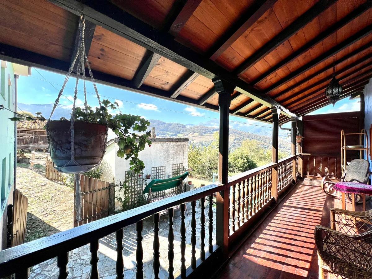Casa con 2 dormitorios, chimenea, jardin y vista a la montaña - Housity