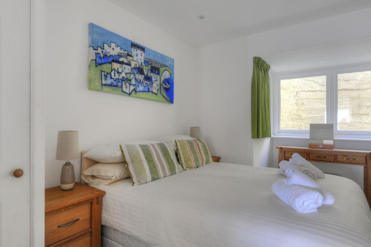 Sea Fever - Housity