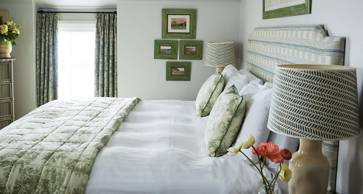 Red Lion Hotel - Housity