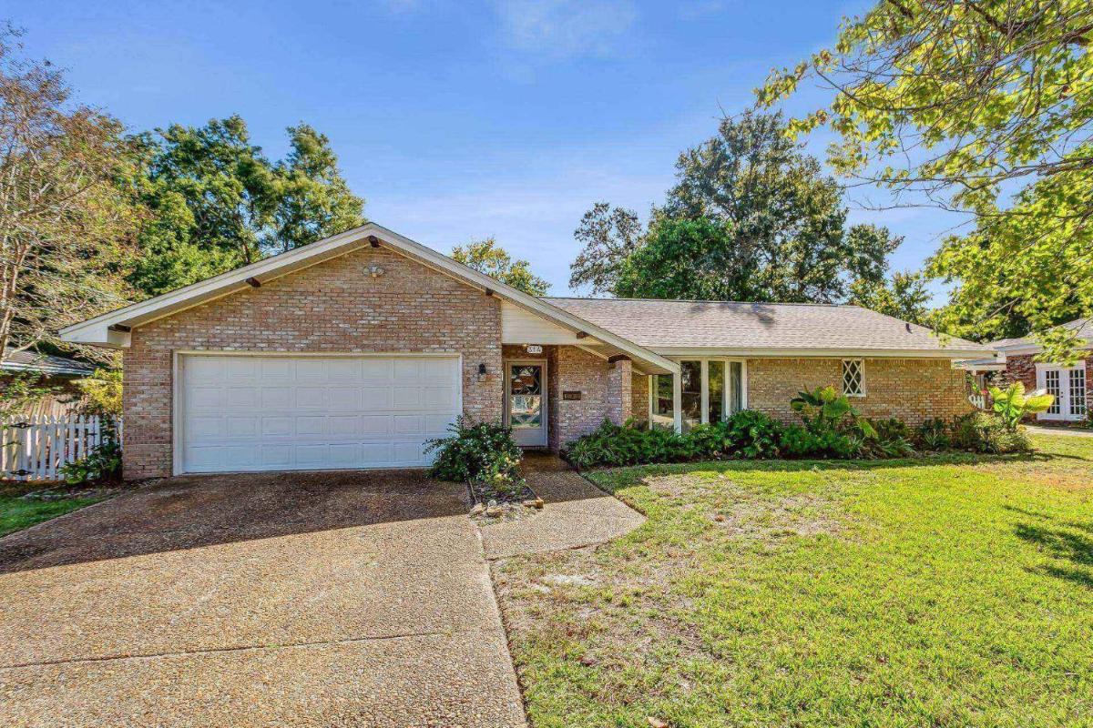 314 Dolphin St - Housity