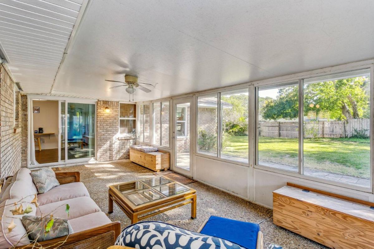 314 Dolphin St - Housity
