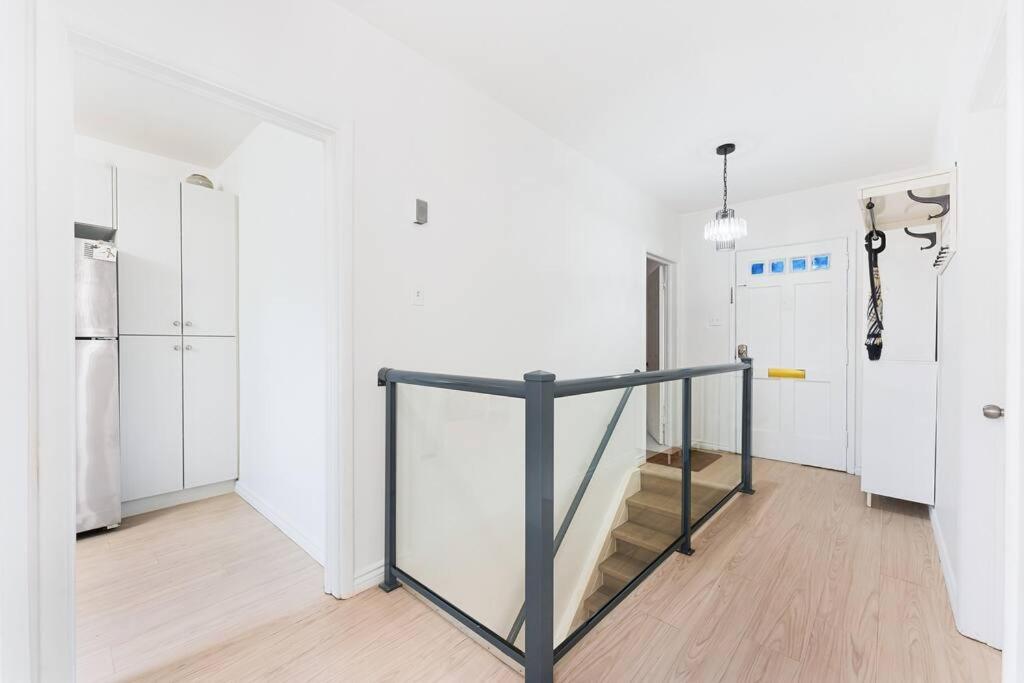 Amazing House In The Heart Of Vancouver DT/YVR/UBC - Housity