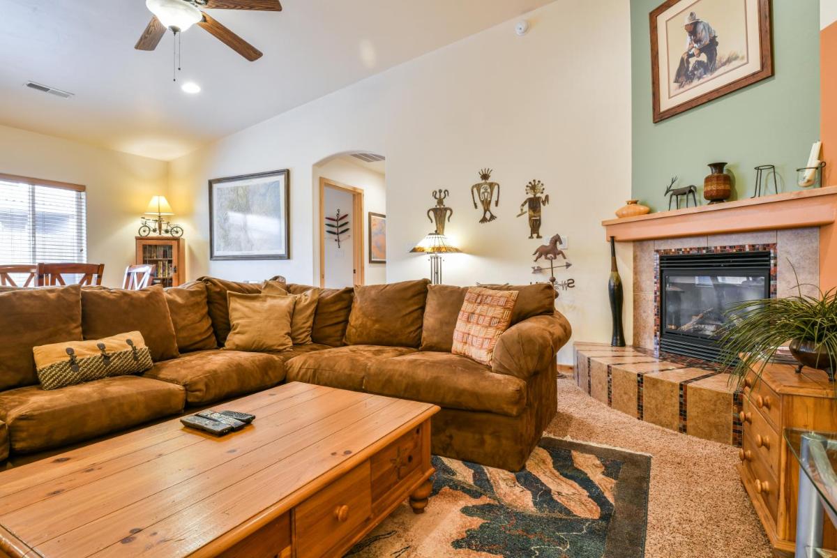 Cottonwoods 415 - Housity