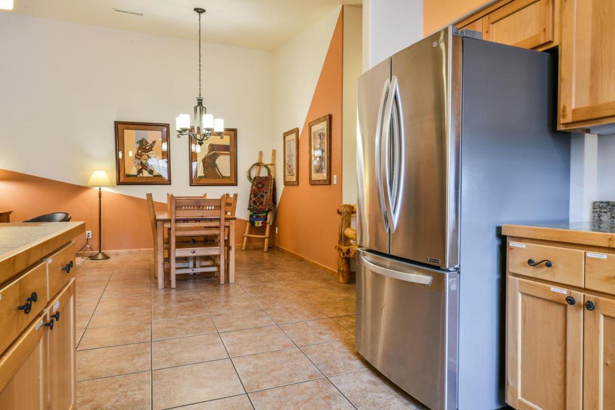 Cottonwoods 415 - Housity