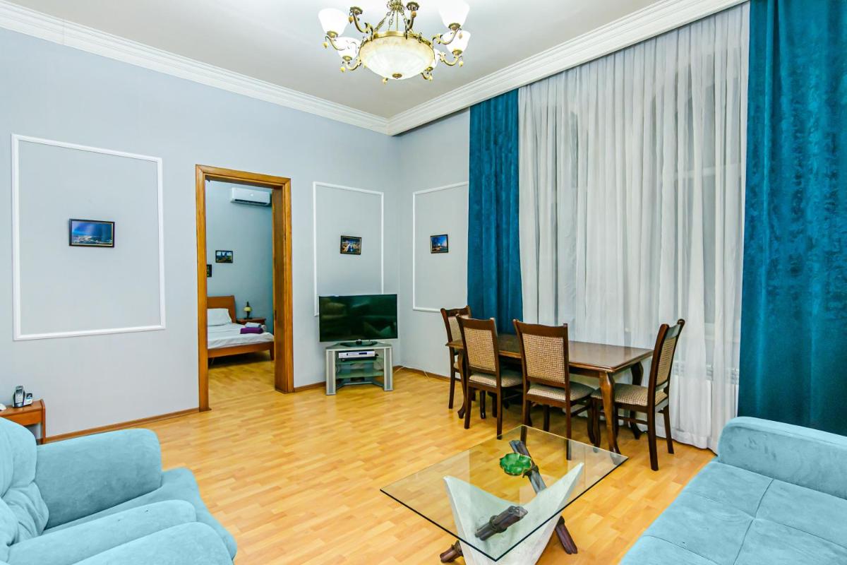 Rolls Royce Apartment - Housity