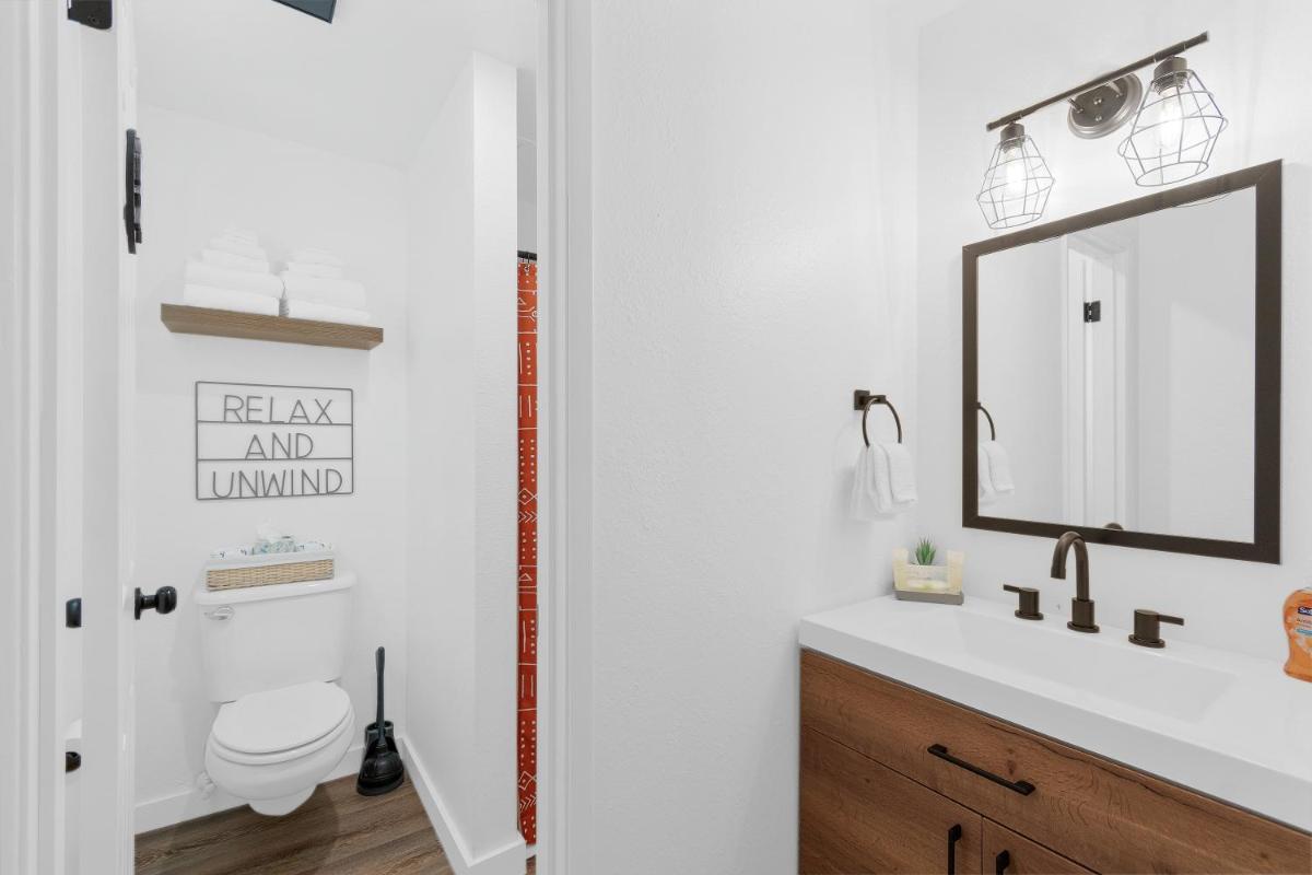 Silver Sands Motel - Housity