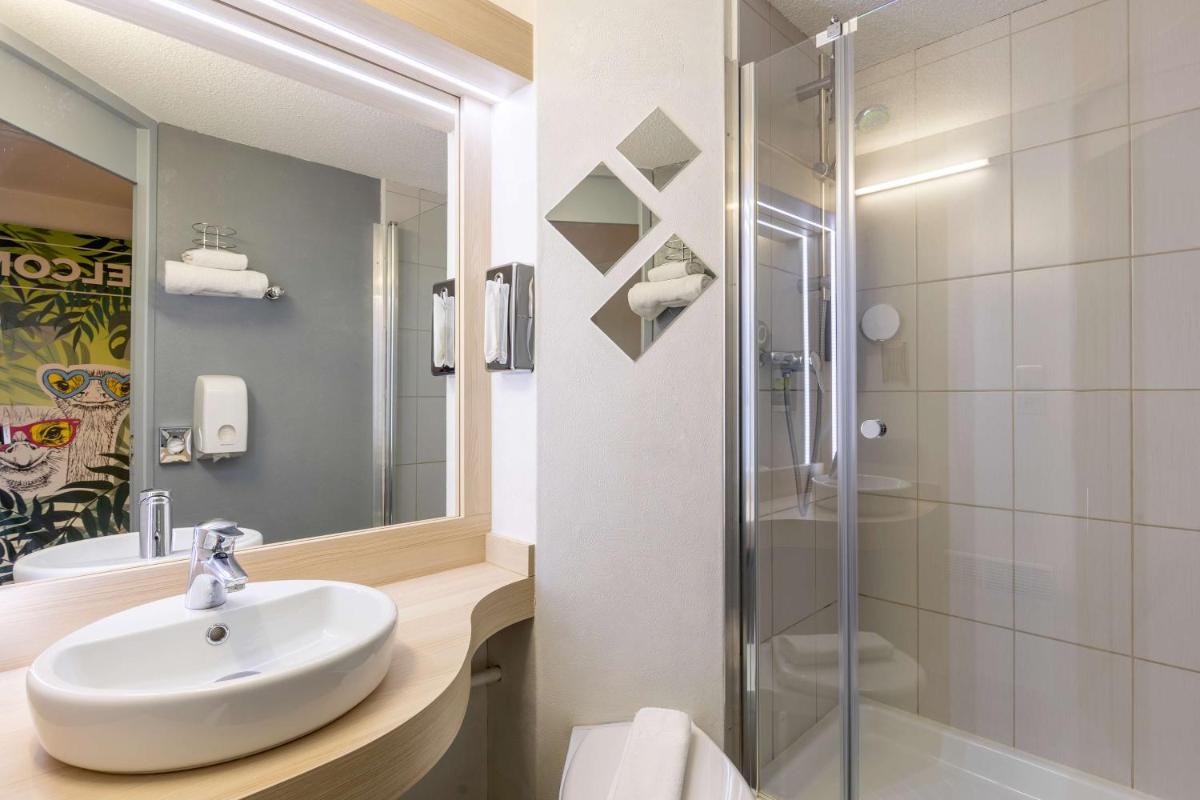 Sure Hotel by Best Western Lille Tourcoing Ex Hotel Garden - Housity