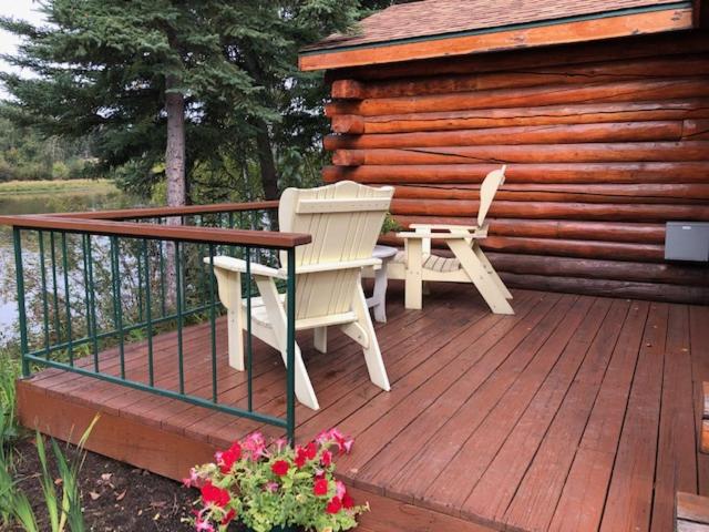 Pike's Waterfront Lodge - Housity