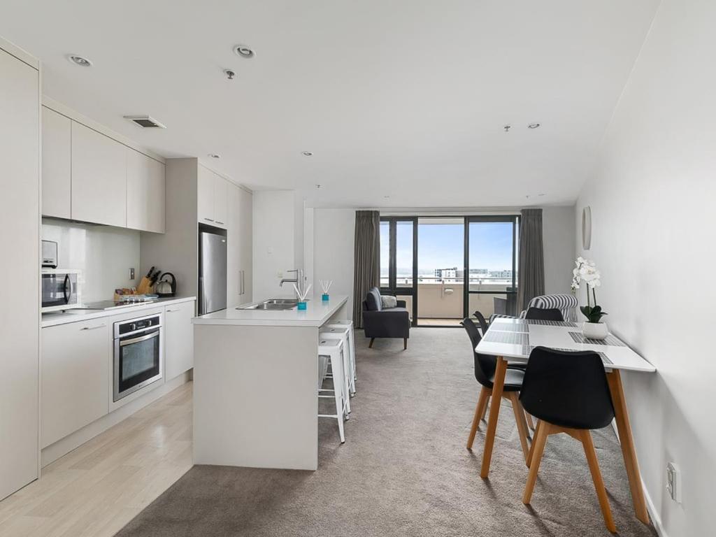 Beautiful Sky Tower View Home near K' Road w/ Free Parking - Housity