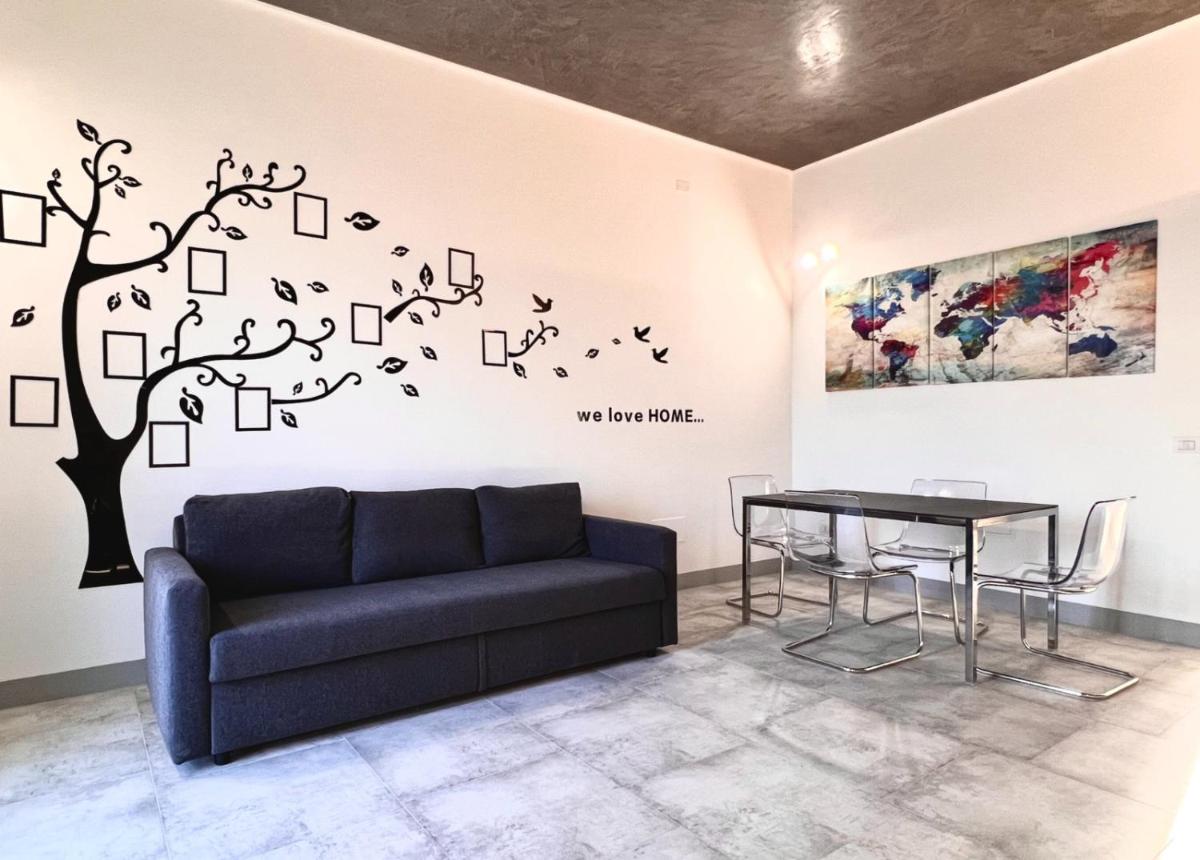 Ubertini House - Housity