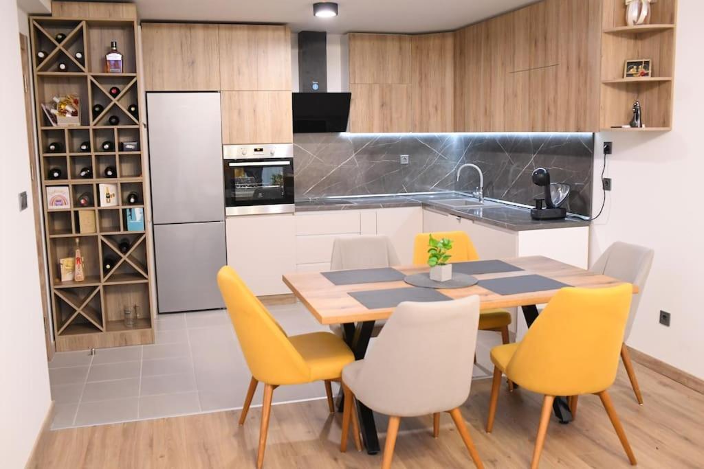 2BR Lux Apartment in Skopje-Free Parking - Housity