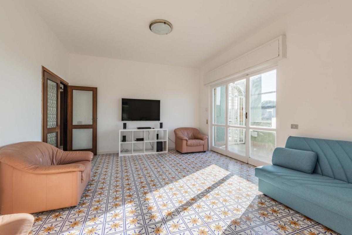 Rosa House - Housity