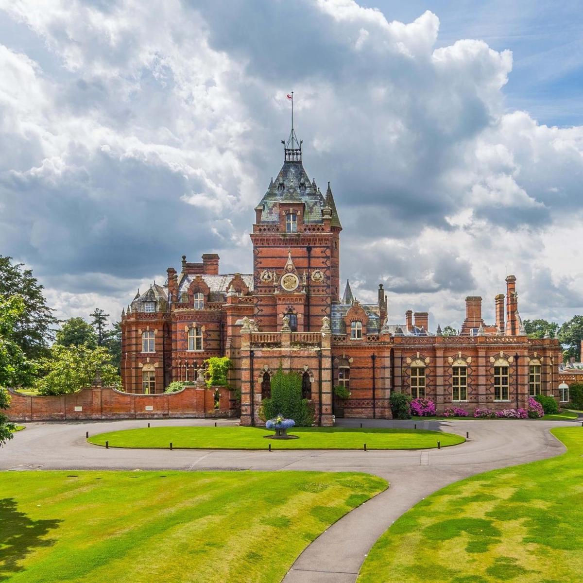 The Elvetham Hotel - Housity