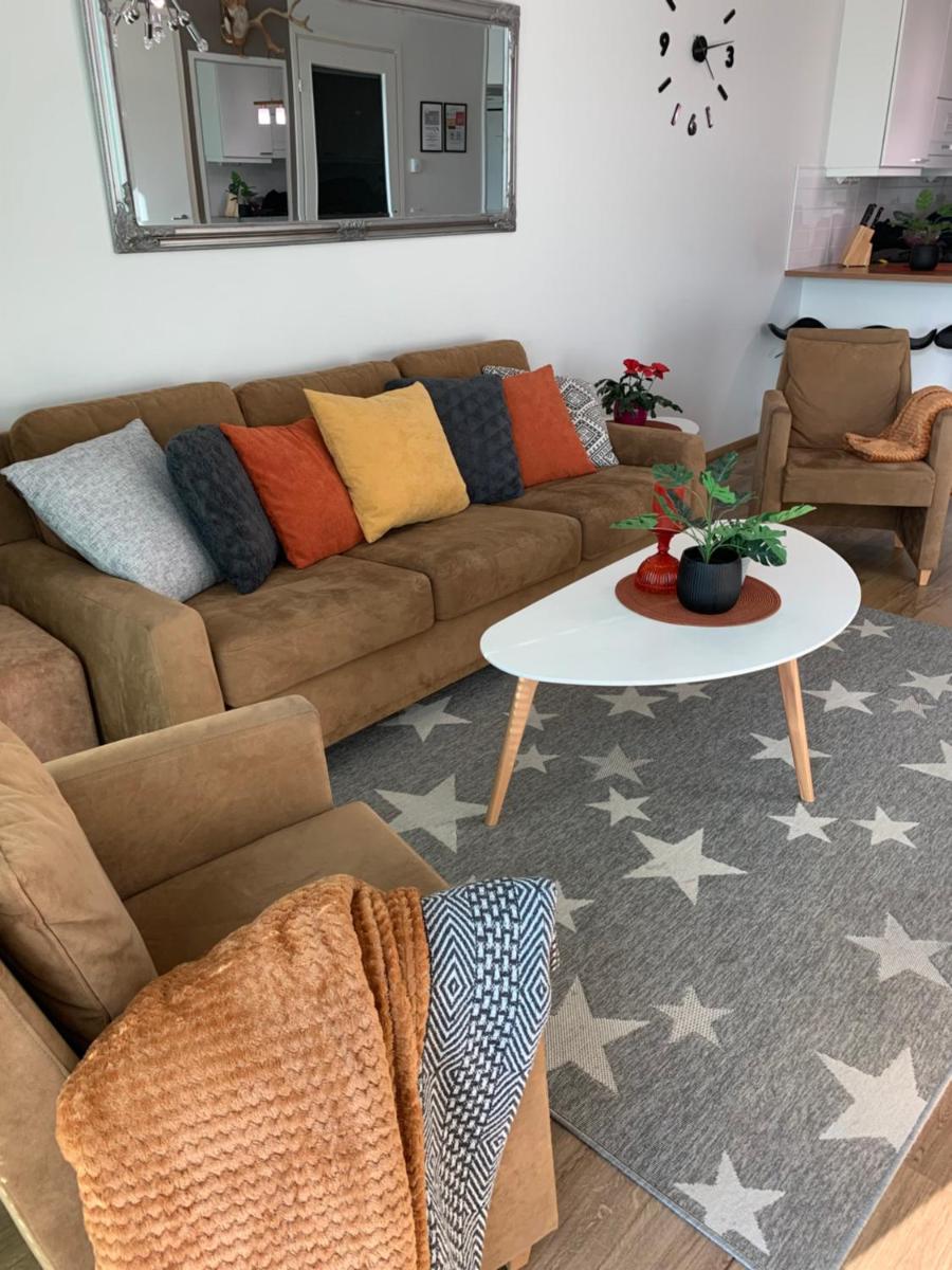 StarHomes Studio Lux 10 - Housity