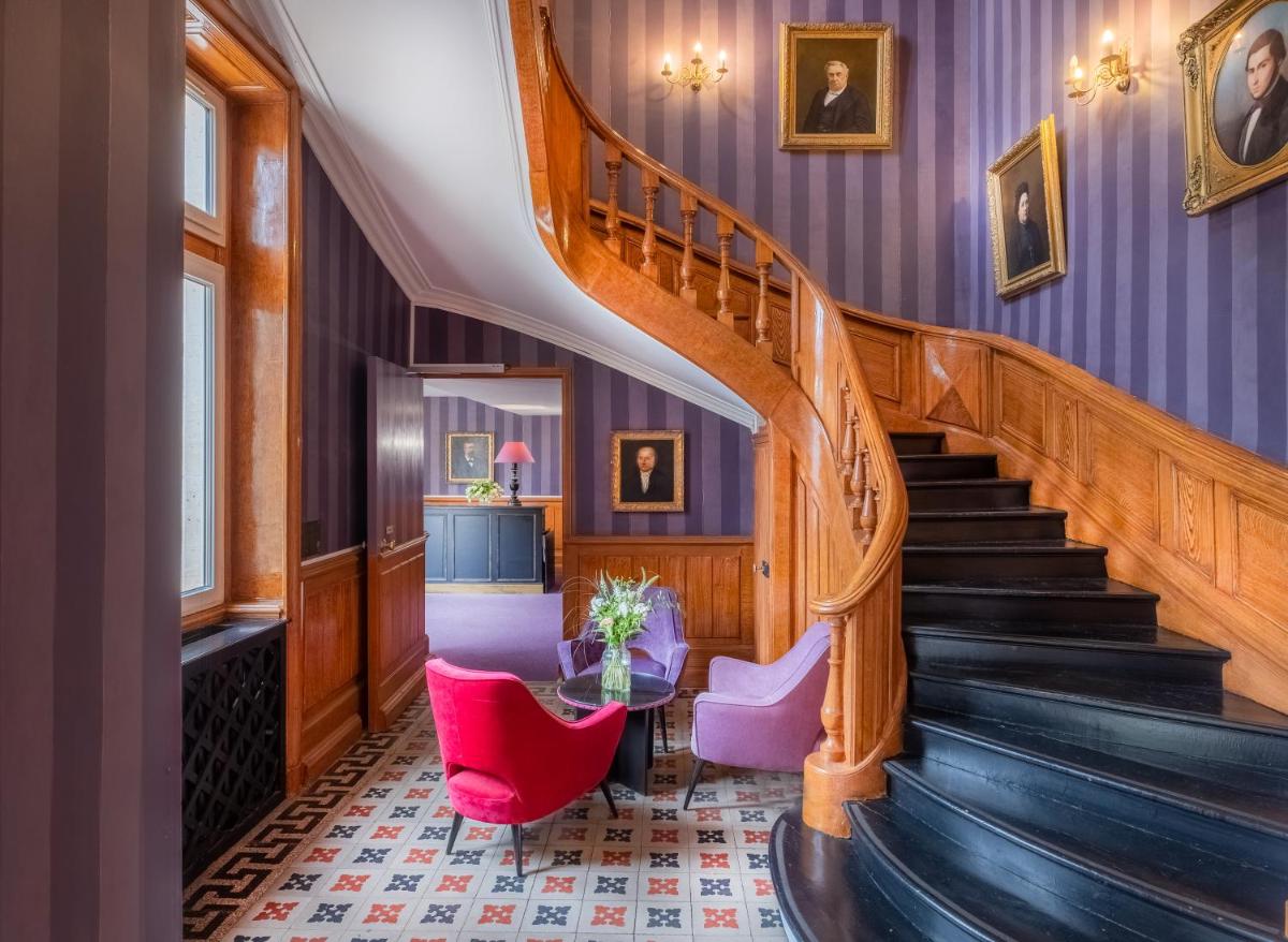 Coin salon dans l'établissement Château des Reynats