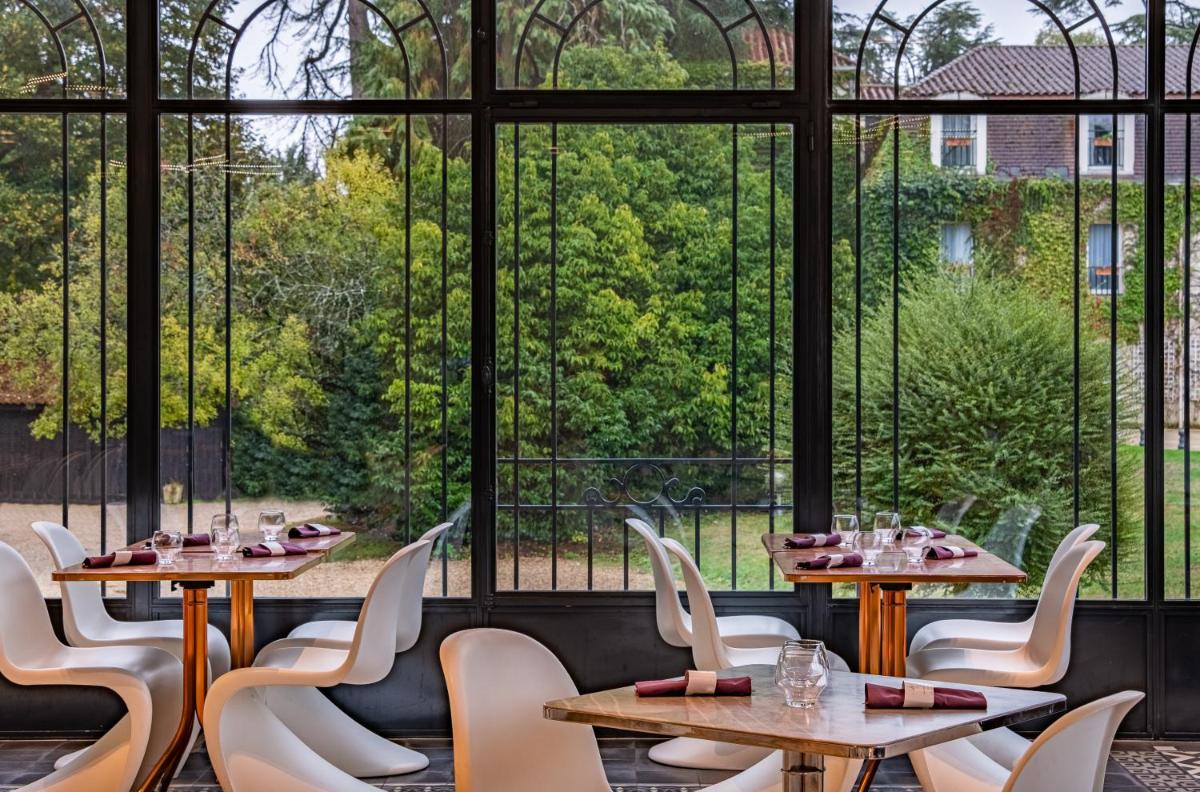 Coin salon dans l'établissement Château des Reynats