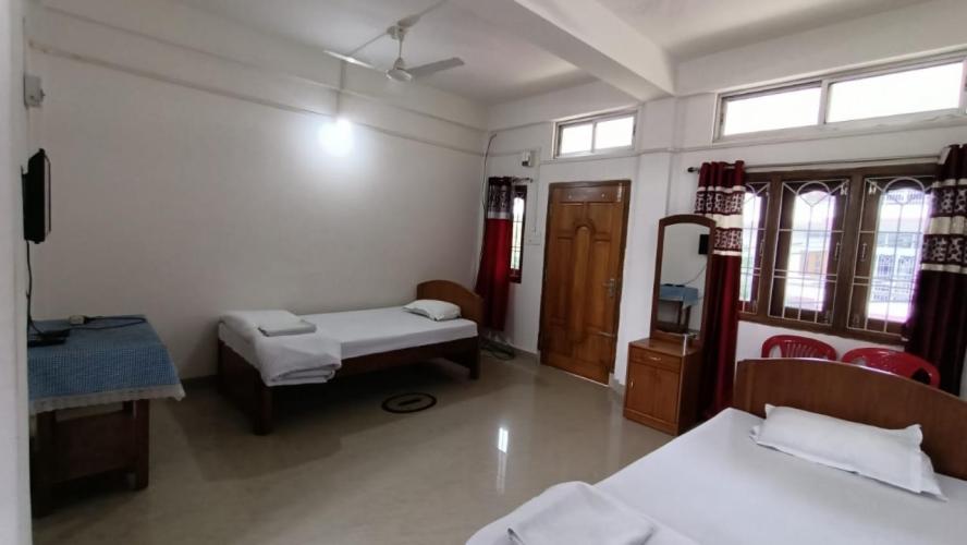 JCS Guest House - Housity