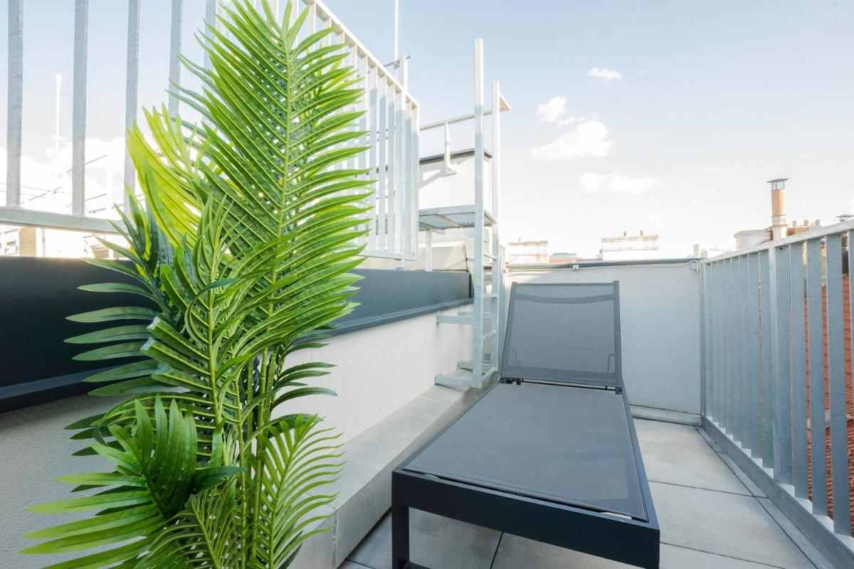 OrestaLiving - Penthouse with designer renovation - Housity