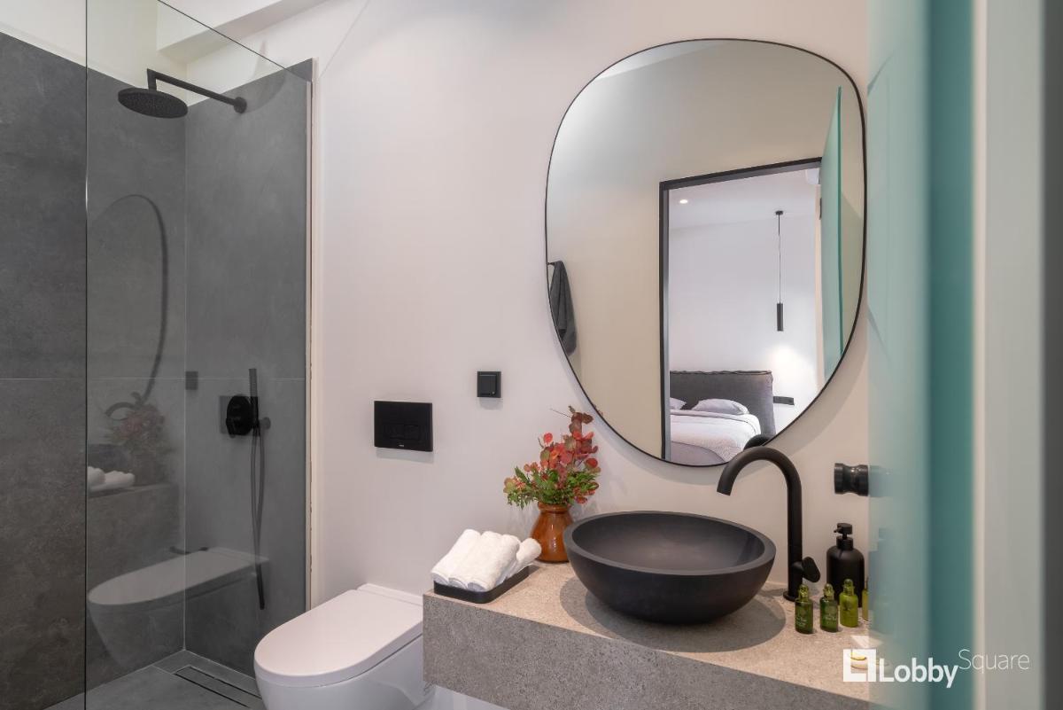 Suitetrails - La Mer Apartment by LobbySquare