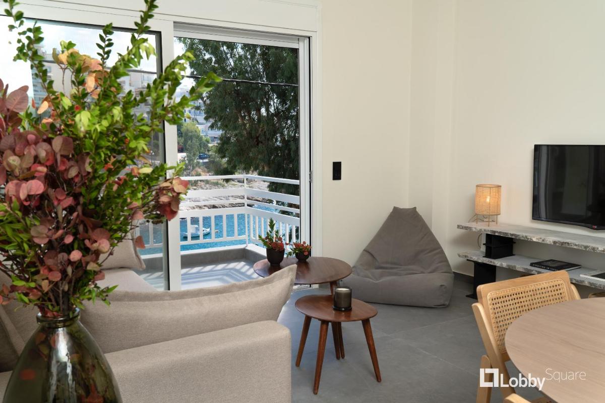 Suitetrails - La Mer Apartment by LobbySquare