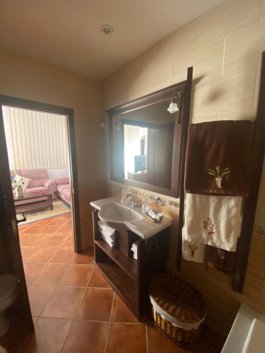 Hotel Meson Fuente del Pino - Housity