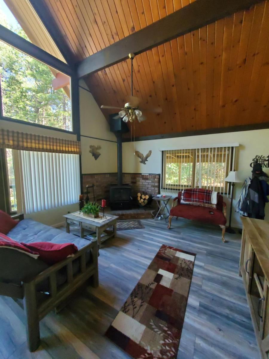 Cozy A frame Mountain Retreat in the Sierra's! - Housity