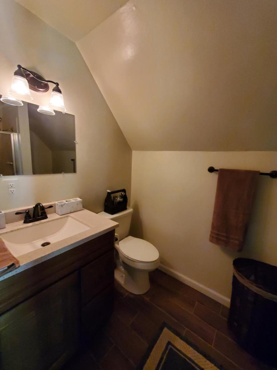 Cozy A frame Mountain Retreat in the Sierra's! - Housity