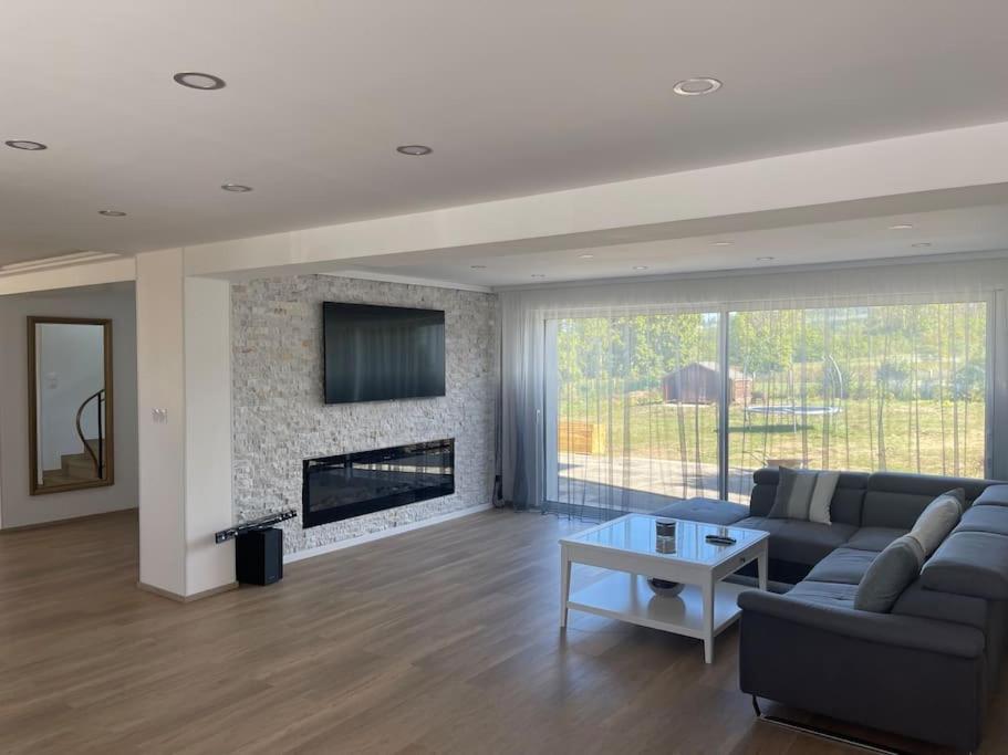 La Villa De Hauteville - Housity