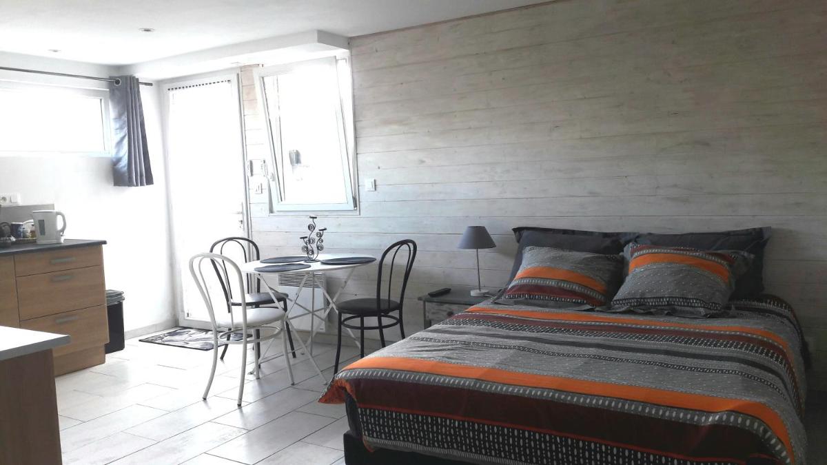 STUDIO PROCHE DE LA MER - Housity