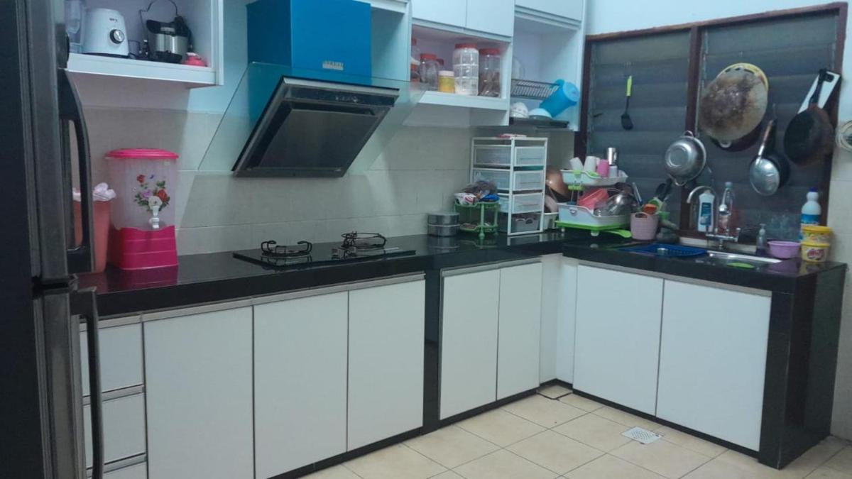 Homestay for Malay Only - Puchong Bandar Nusaputra Fully Gated and Easy access to KL and Putrajaya - Housity