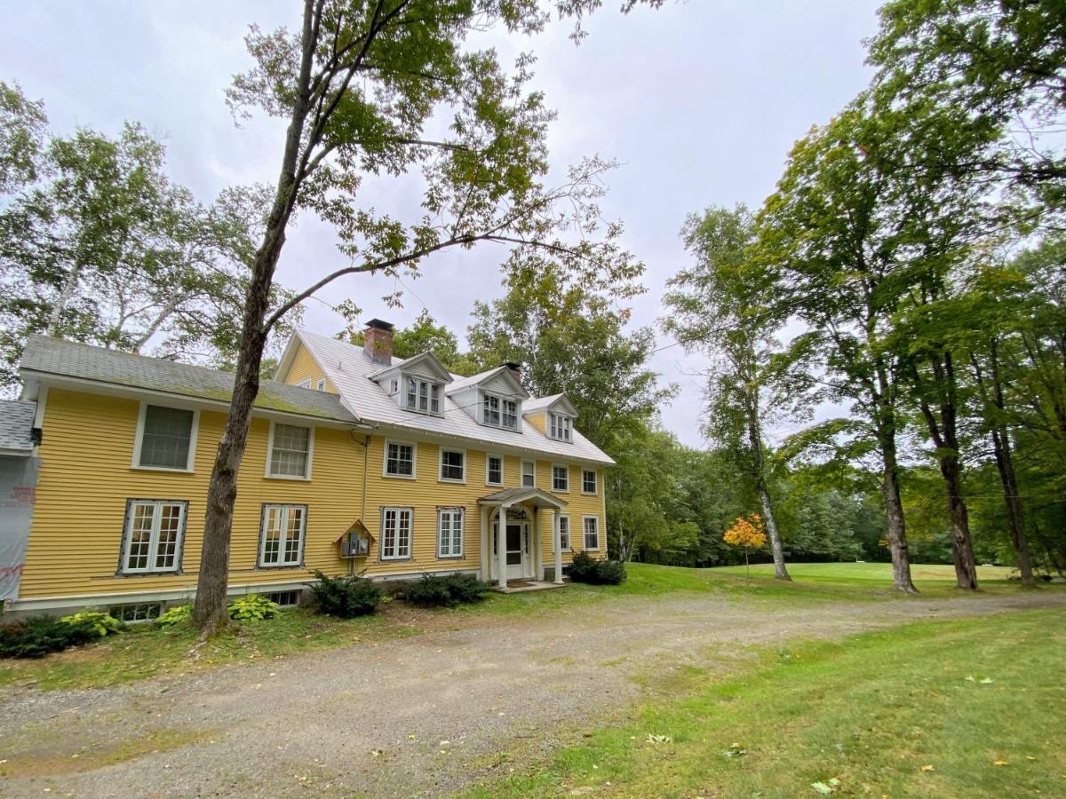 201HH - grand historic home with tasteful updates and old charm - WiFi TV Grill - Housity