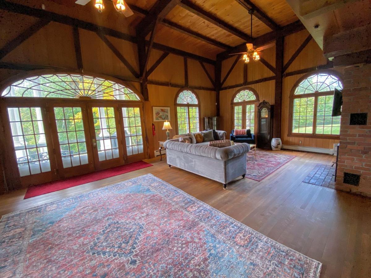Suitetrails - 201HH - grand historic home with tasteful updates and old charm - WiFi TV Grill