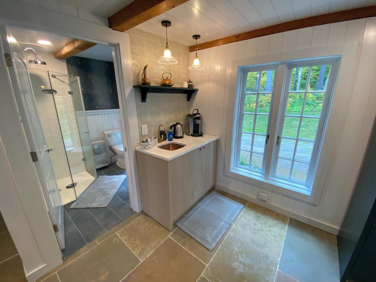 Suitetrails - 201HH - grand historic home with tasteful updates and old charm - WiFi TV Grill