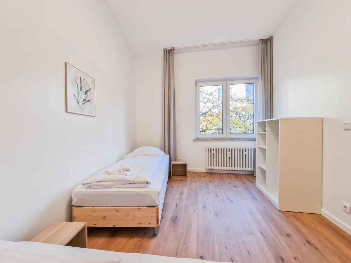 RAJ Living - 2 , 3 and 4 Room Apartments - 25 Min Messe DUS - Housity