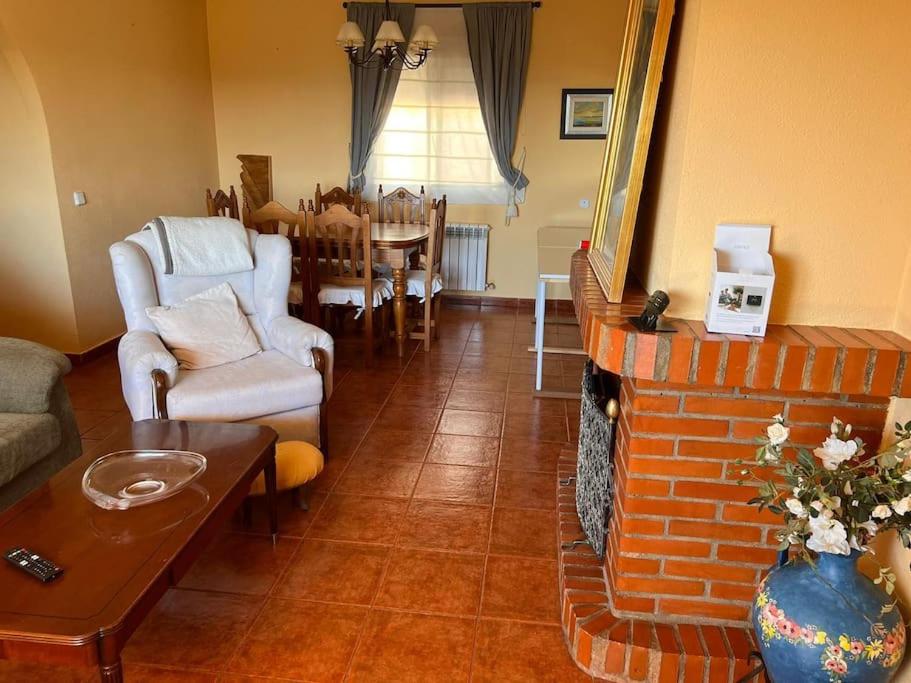 Agradable villa con piscina - Housity