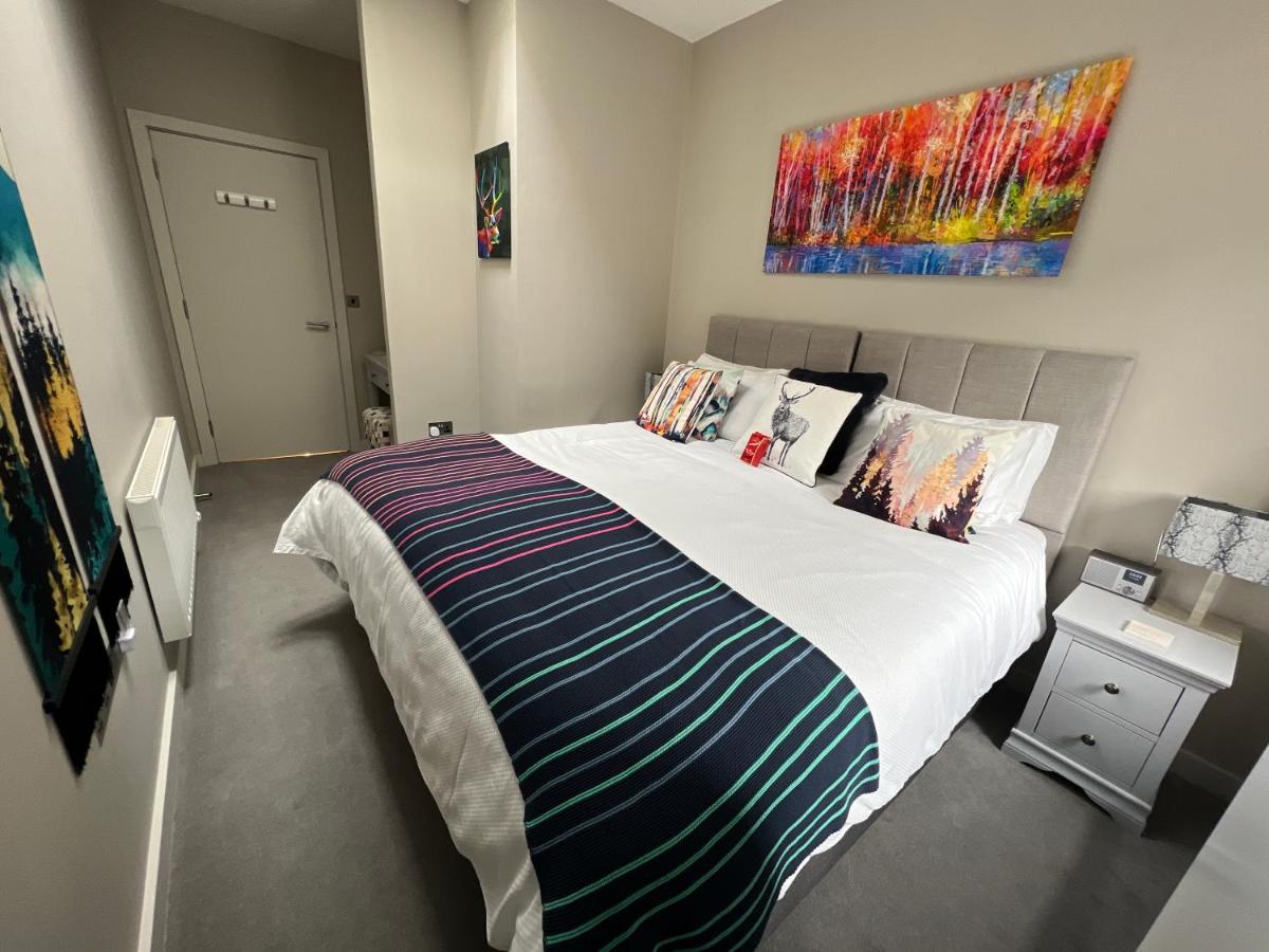 River Vista Retreat - Luxury duplex Apt - Views - Parking - Cycle storage - Spa access option - Housity