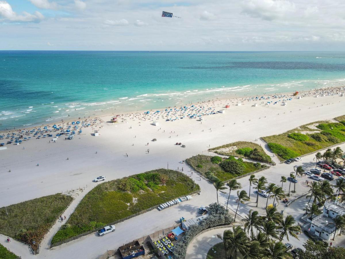 Suitetrails - Rooftop-Pool Suite with King Bed in Ocean Dr