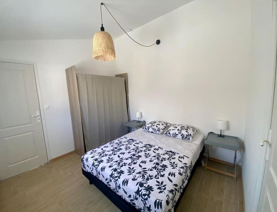 Paisible maisonnette à Entraigues sur la Sorgue - Housity