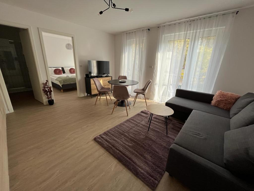Mathias Premium Apartments - Housity