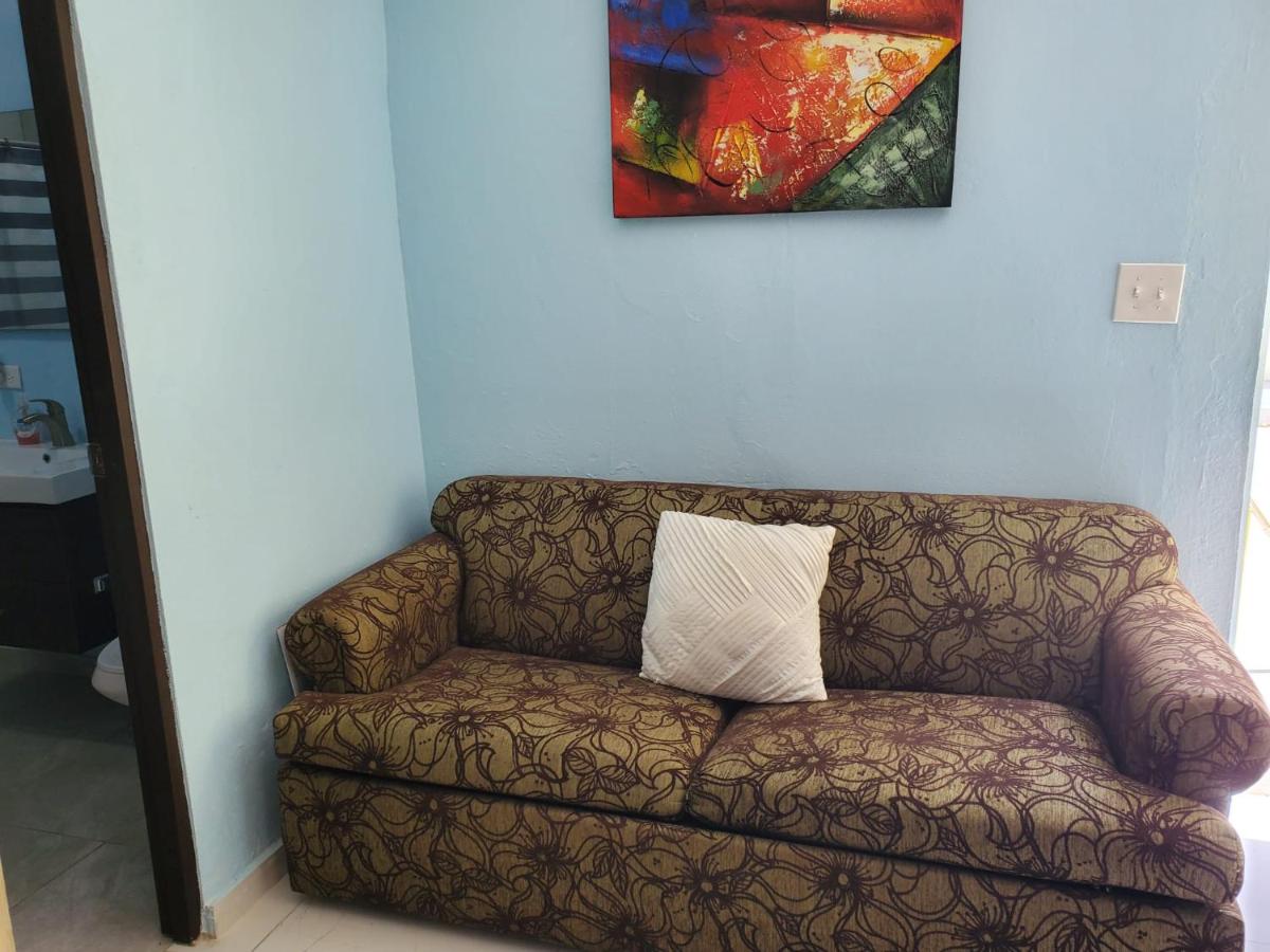Barbosa Catano, Fishing Village, Remodeled, Walk To Ferry - Sleeps 4 - Housity