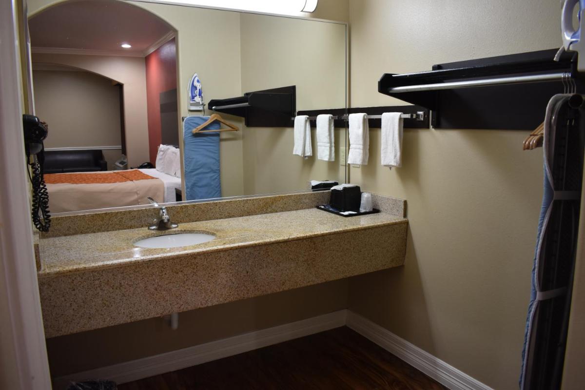 Platinum Inn Katy - Housity